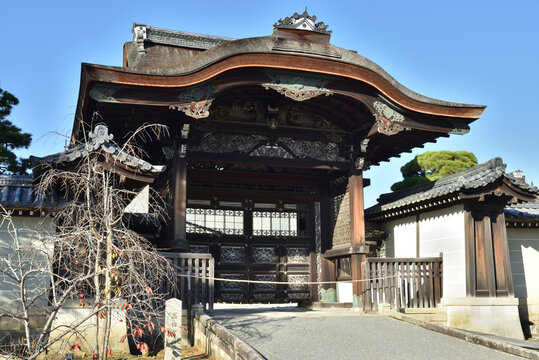 世界遺産　仁和寺　勅使門(京都市右京区)