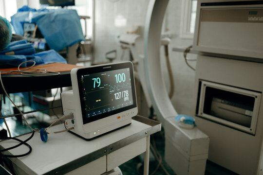 Patient vital sign monitor in hospital procedure room