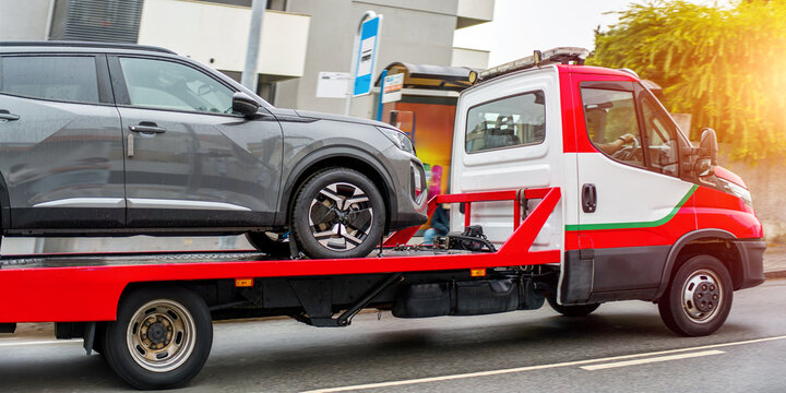 Roadside assistance truck handling a vehicle failure