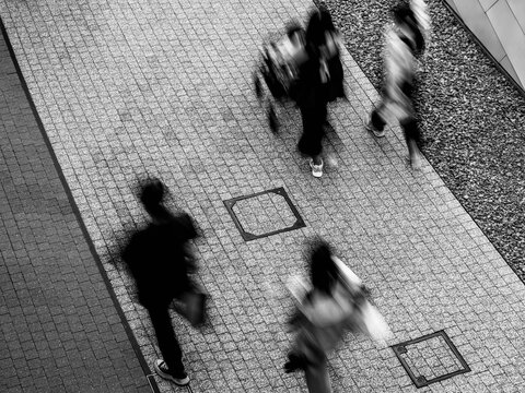 休日の大阪　うめきたに遊びにくる人々