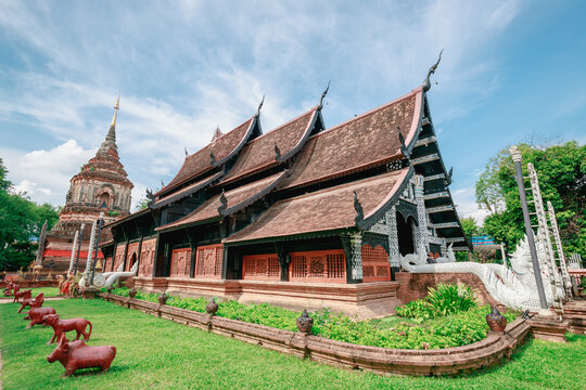 Ancient architecture of Wat Lok Moli in Chiang Mai Old City, Thailand