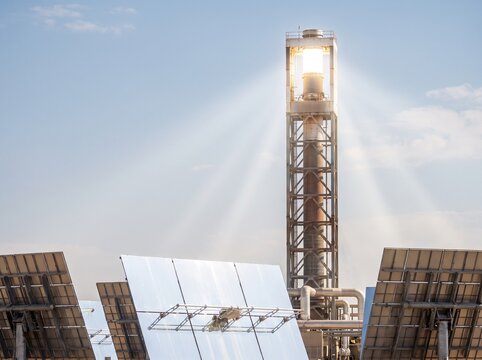 Solar Receiver Tower Concentrated Power Plant