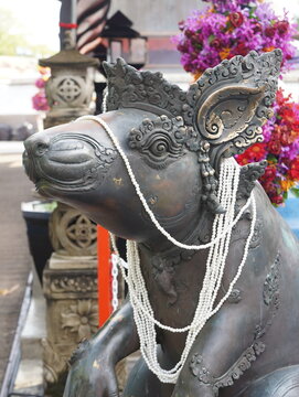 Bronze Rat Statue Decorated with White Bead Necklace at Sacred Thai Temple, Sacred Animal Sculpture in Asian Culture and Mythology