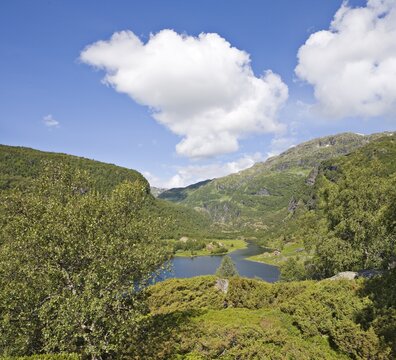 Nesb&oslash;vatnet, Aurlandsdalen Valley, Norway, Scandinavia, Europe