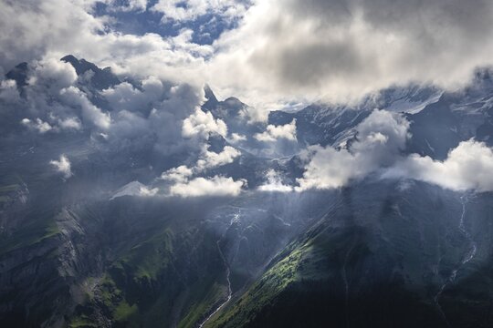 Mountain landscape, mountain top with dramatic clouds, Bernese Alps, Bernese Oberland, Switzerland