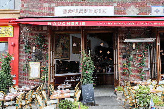 French restaurant with outdoor tables in Greenwich Village area of Manhattan
