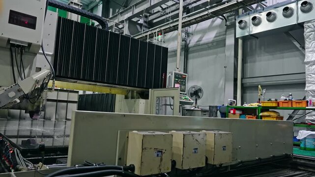 工場の大型工作機械