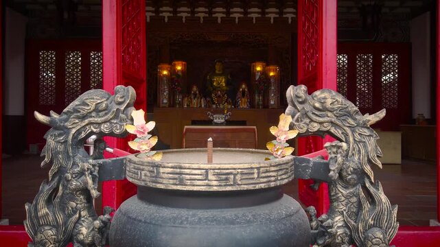 Taoist Temple - Entrance Doors - Smoking Joss-stick and Dragons - MS UHD