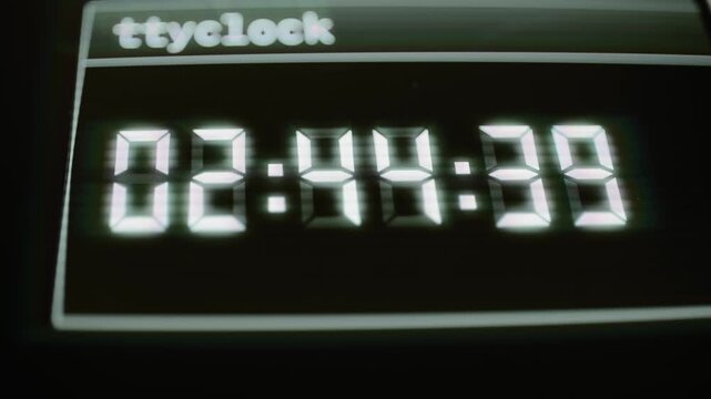 Large ttyclock display increments from 02:44:37