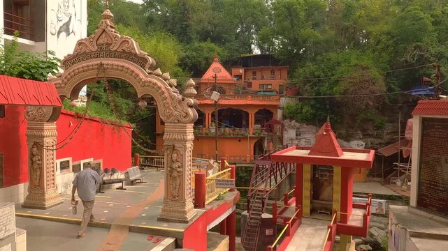 Tapkeshwar Mahadev Temple Dron Dwar with Hindi Sign &ldquo;प्राचीन श्री टपकेश्वर महादेव मंदिर द्रोण द्वार&rdquo;, Dehradun