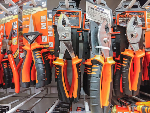 Professional pliers set with non-slip handles. Italy. Veneto. 2.10.2026