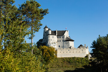 Stary kamienny zamek Bobolice Jura Krakowsko Częstochowska Polska © kubikactive