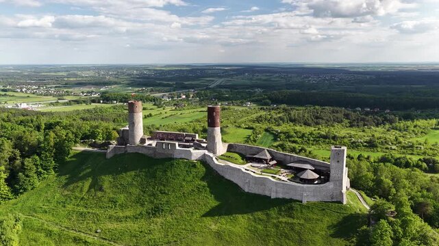 Chęciny Zamek Kr&oacute;lewski Dron 4K