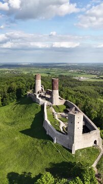 Chęciny Zamek Kr&oacute;lewski Dron 4K