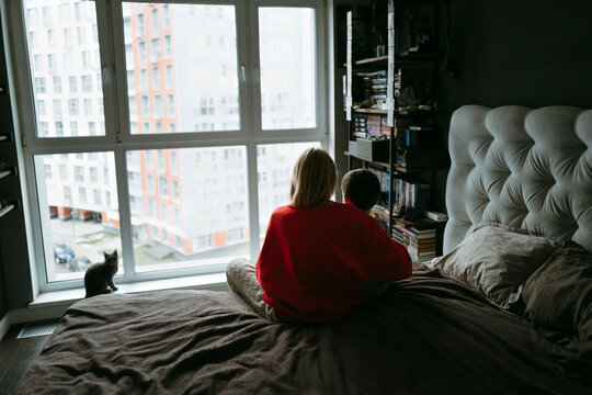 Bonding Moments on a Cozy Afternoon in the City