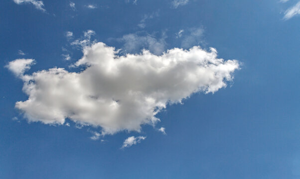 Single White Cloud