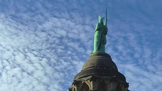 Zoom, zoom in, time lapse, clouds, visitors, Hermannsdenkmal, Hiddesen, Detmold, Teutoburg Forest, North Rhine-Westphalia, Germany