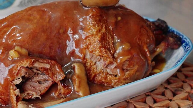Mushroom sauce drizzled with Nanning traditional dish Mushroom Drunken Duck