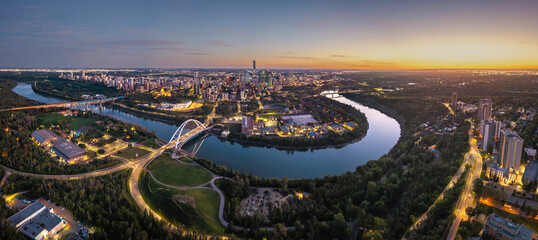 Panorama of Edmonton river valley at sunrise © Thomas