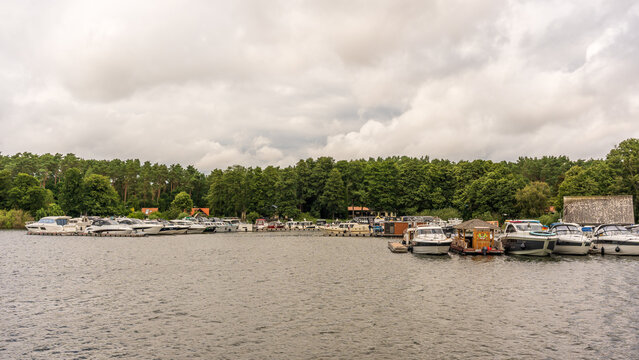 Marina Eldenburg zwischen M&uuml;ritz und K&ouml;lpinsee in Mecklenburg-Vorpommern