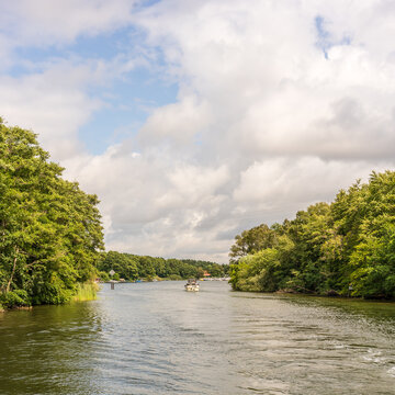 Der Reeckkanal zwischen M&uuml;ritz und K&ouml;lpinsee in Mecklenburg-Vorpommern