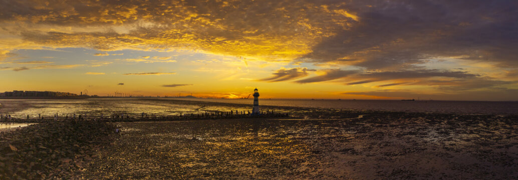 Sunrise Over Chaoyin Pavilion In Haiyan Zhejiang
