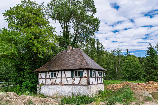 Bauf&auml;lliges Fachwerkhaus, Roggenburg, Bayern, Deutschland