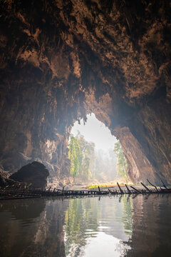 Tham Lod Cave