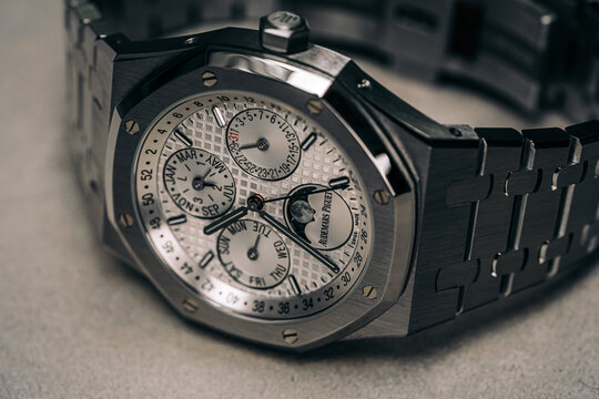 LA, CA, USA
October 5, 2026
Audemars Piguet Royal Oak Perpetual Calendar 