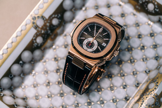 LA, CA, USA
October 5, 2026
Patek Philippe Nautilus 5980R 