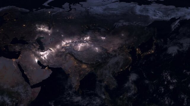 衛星視点のアジア大陸上空で雷雲が激しく放電する夜間気象のCG映像