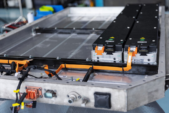 Electric Vehicle Battery Pack Assembly with Modules and High-Voltage Connections