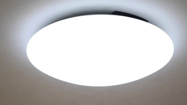 天井のライトをオンオフする