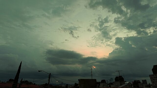 nubes, timelapse, nubes en movimiento, cielo, cielo nublado, movimiento de nubes, formaci&oacute;n de nubes, nubes blancas, nubes de tormenta, clima, meteorolog&iacute;a, atm&oacute;sfera, paisaje, cielo azul, naturaleza,