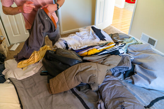 organizing clothes bedroom