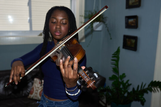 Girl on violin