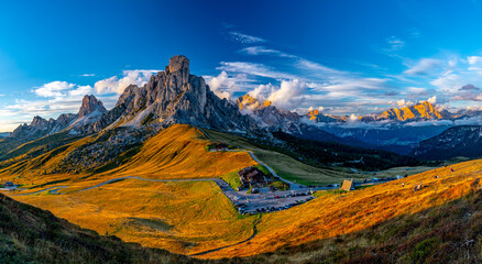 Zachód słońca na Passo Giau (Przełęcz Giau) w Dolomitach, Włochy © grzegorz_pakula
