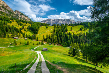 Panorama na szczyty górskie Dolomitów - jesień 2026 © grzegorz_pakula