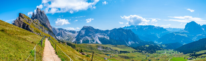 Seceda w dolinie Val Gardena w Południowym Tyrolu (Włochy) © grzegorz_pakula