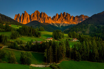 Zachód słońca na Odle (Geisler) - Panorama na szczyty górskie Dolomitów - jesień 2026,  © grzegorz_pakula