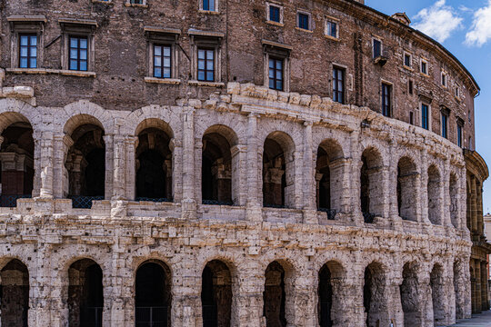 Ruins of Teatro di Marcelo and temple of Roman period