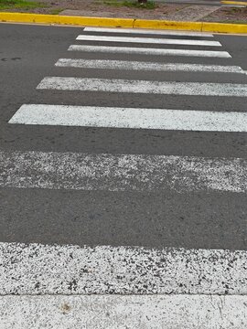 Urban pedestrian crosswalk