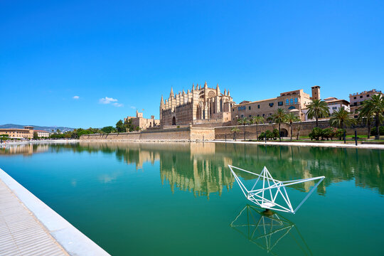 La Seu Cathedral and Parc de la Mar in Palma de Mallorca, Balearic Islands, Spain.