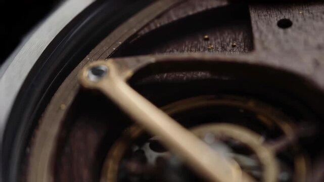 Pr&auml;zision der Zeit: Mechanisches Uhrwerk Detail