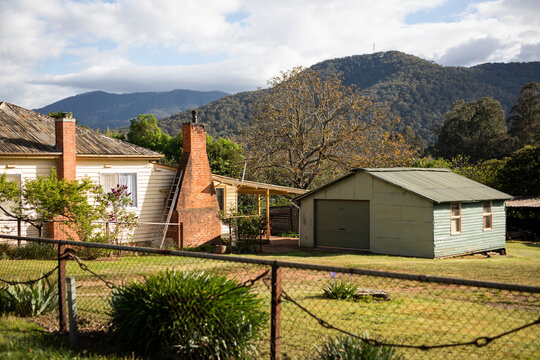 Rural House Landscape Mountainous Countryside Setting