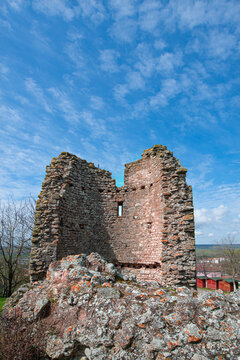 Vize Castle (or Enez Castle), currently in a state of ruin. The history of Vize Castle dates back to the Thracian era. The castle underwent significant repairs  