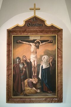 Stations of the Cross by an unknown artist in the ambulatory of the Catholic pilgrimage church of the Holy Trinity in Kappl, Waldsassen, Tirschenreuth district, Upper Palatinate, Bavaria, Germany. 12 Station, Jesus dies on the cross