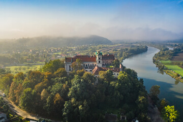 Kraków Tyniec Opactwo we mgle Dron © Rakowsky Films