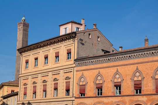 The 97,2 metre Asinelli Tower, built in the Middle Ages, is the tallest tower in the historic University city of Bologna,