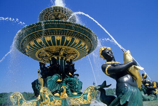 Fontaine des Mers, one of the two Fontaines de la Concordes (designed by Jacques Ignace Hittorff), located in the Place de la Concorde, 8th arrondissement of Paris, Ile de France, France